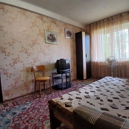 Квартира На Дегтярёвской キエフ エクステリア 写真